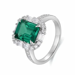 2.9 carats lab grown emerald ring